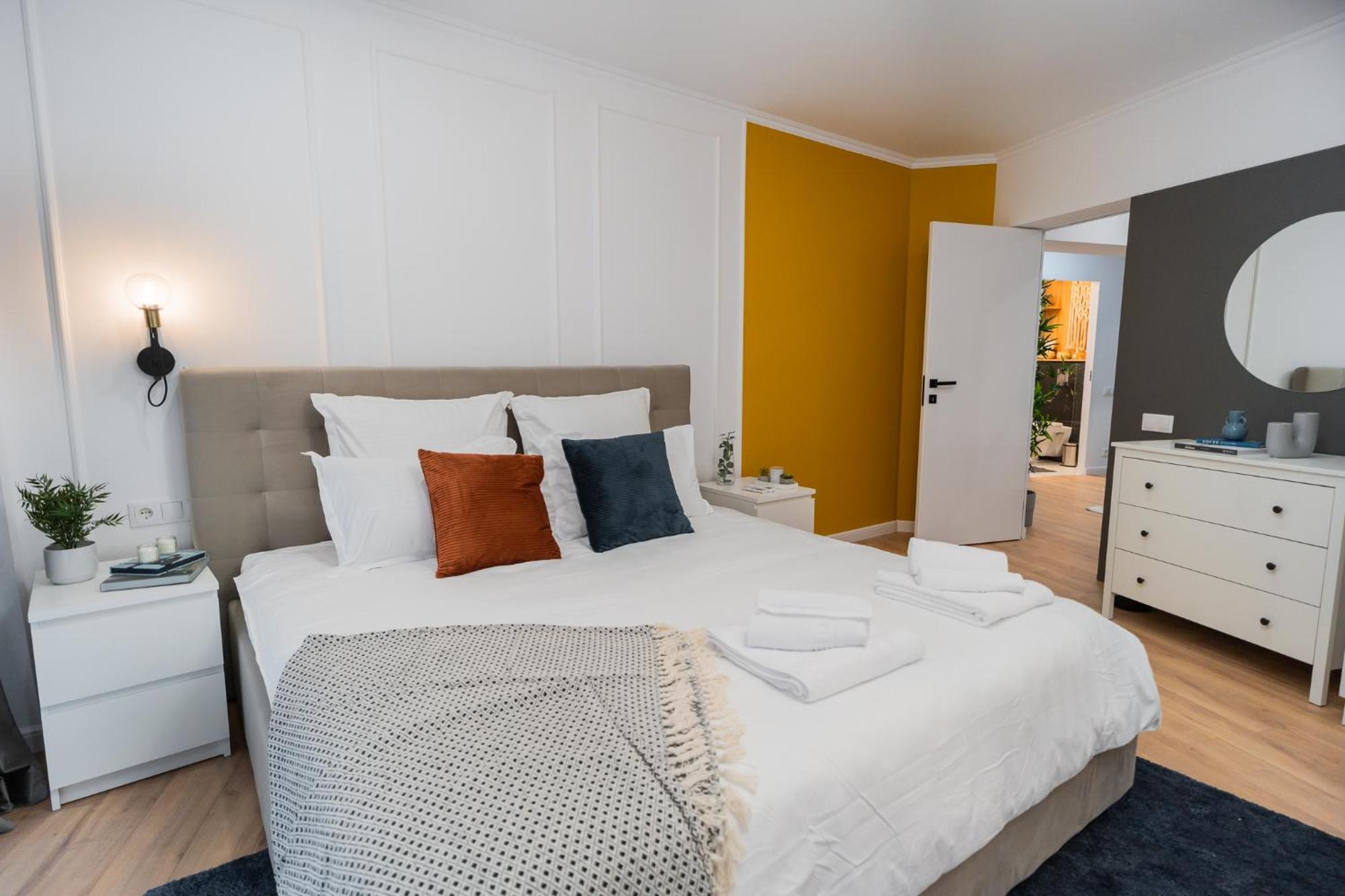 Urban Pearl - Old Town - Unique 4Br/3Ba Apartment Boekarest Buitenkant foto