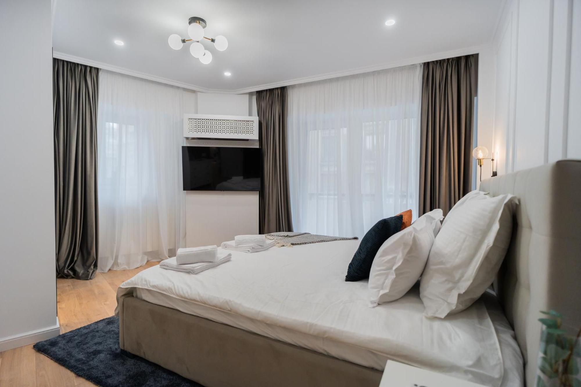 Urban Pearl - Old Town - Unique 4Br/3Ba Apartment Boekarest Buitenkant foto