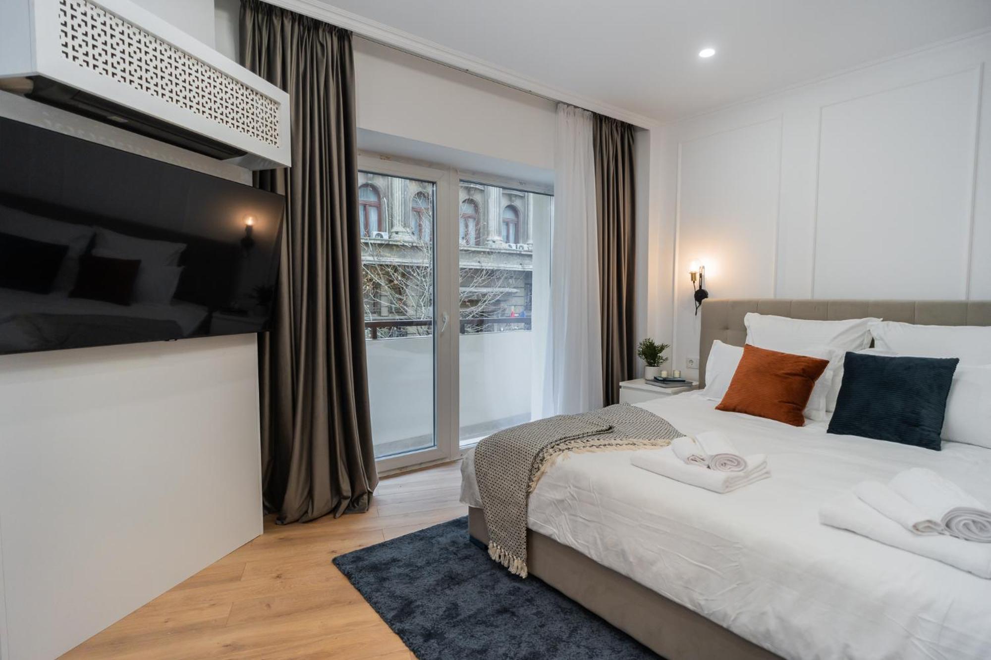 Urban Pearl - Old Town - Unique 4Br/3Ba Apartment Boekarest Buitenkant foto