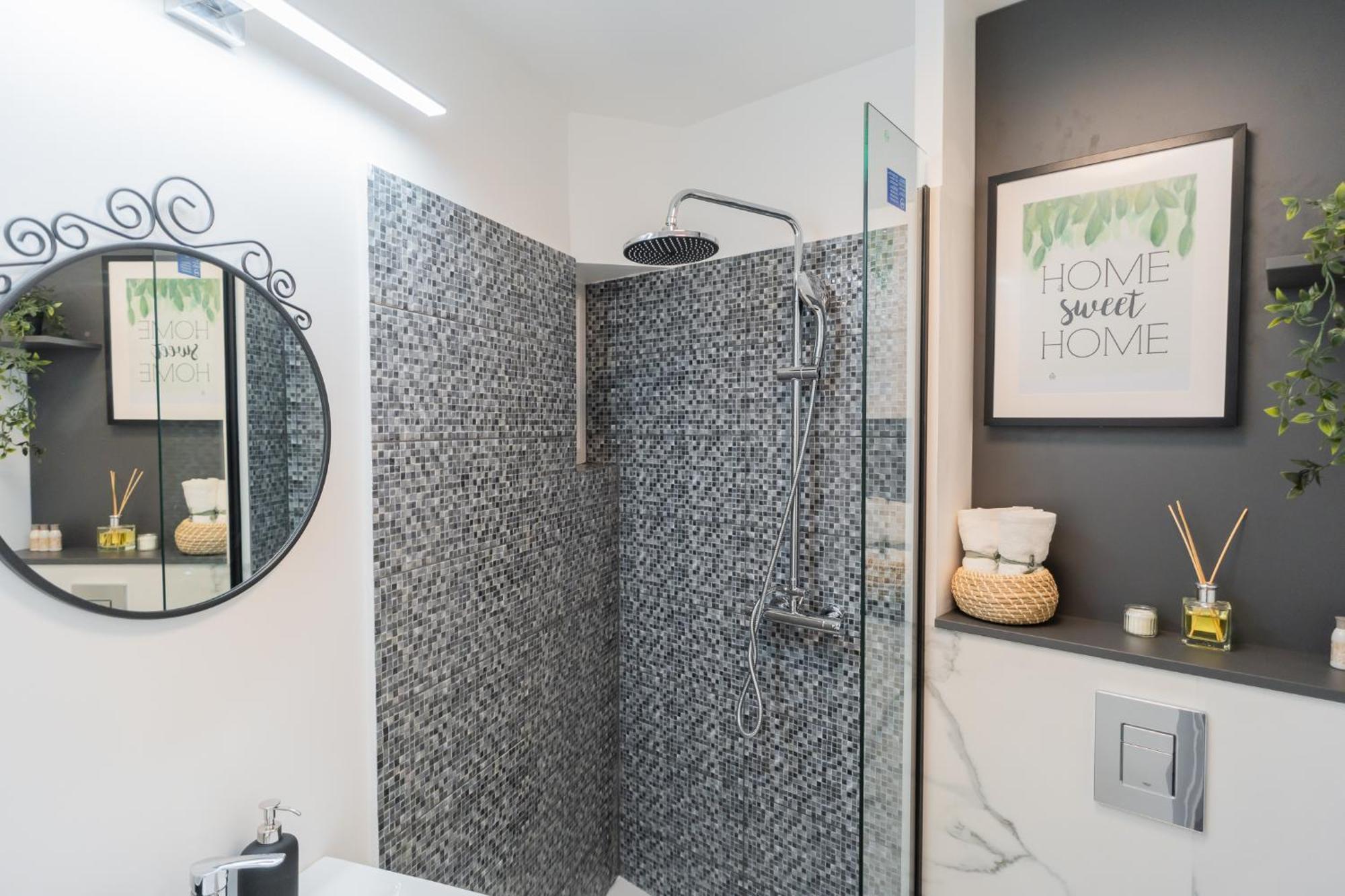 Urban Pearl - Old Town - Unique 4Br/3Ba Apartment Boekarest Buitenkant foto